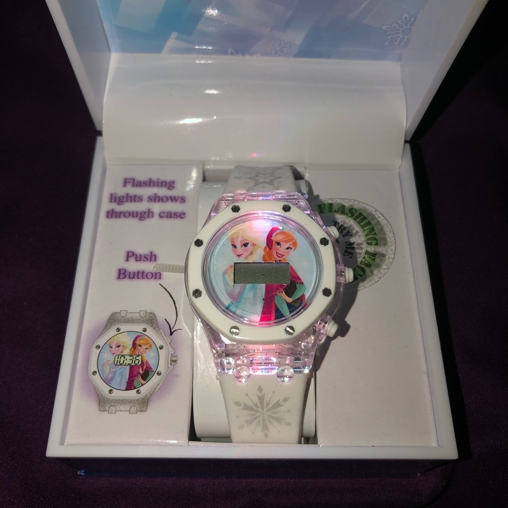 Disney frozen watch with flashing color lights. - Picture 2 of 5